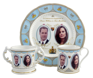 Illustration for article titled William, Kate & Princess Di's Ring Pose For Engagement Photos